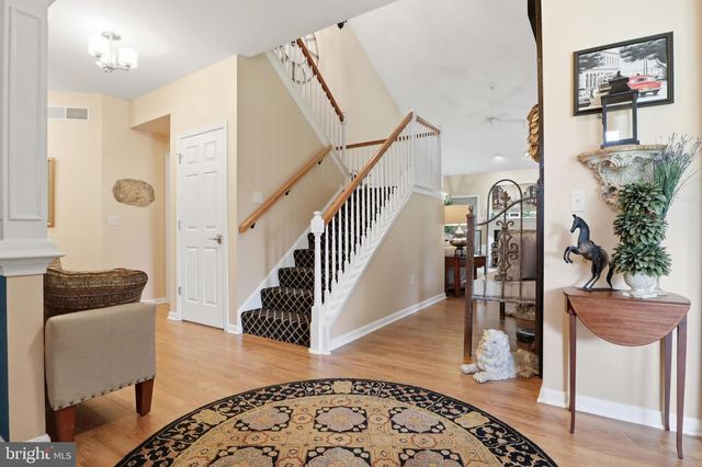 1823 STONE HILL DR, York, PA 17402