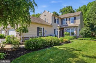 1823 STONE HILL DR, York, PA 17402