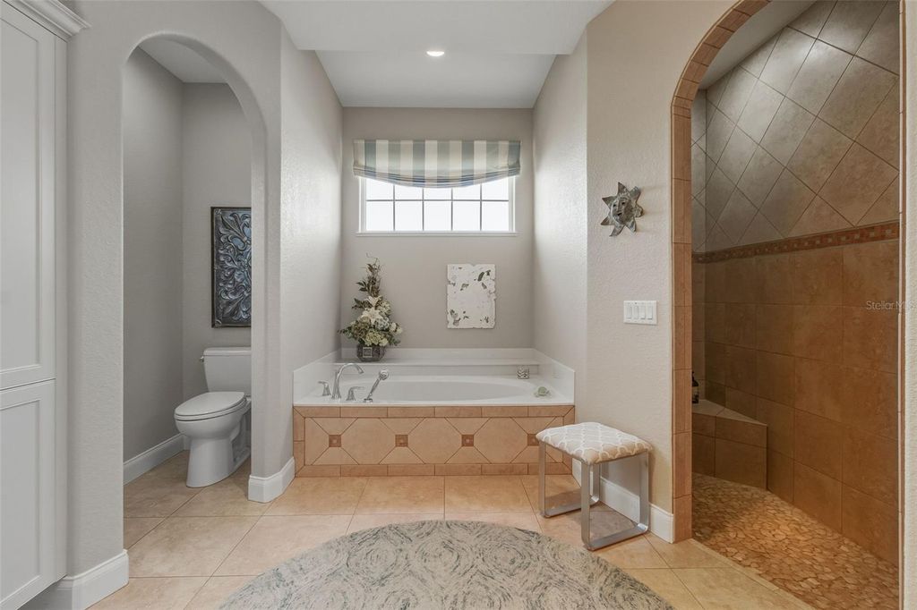 Image 16 of property listing at 25195 ESTRADA CIRCLE, Punta Gorda, FL 33955