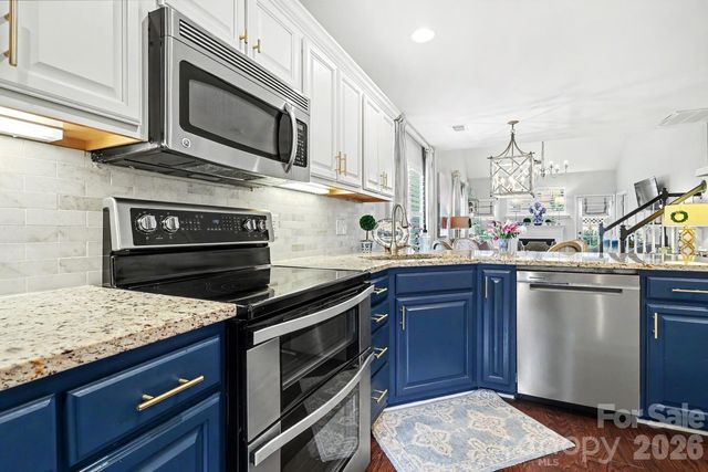 11184 Saintsbury Place, Charlotte, NC 28270