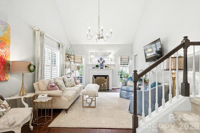 11184 Saintsbury Place, Charlotte, NC 28270