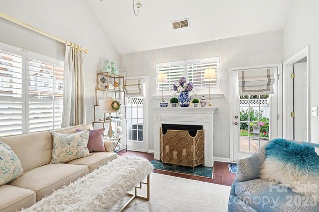 11184 Saintsbury Place, Charlotte, NC 28270