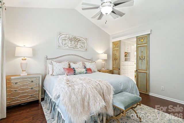 11184 Saintsbury Place, Charlotte, NC 28270