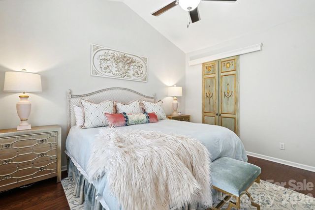 11184 Saintsbury Place, Charlotte, NC 28270