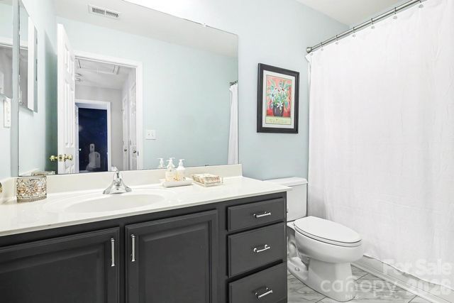 11184 Saintsbury Place, Charlotte, NC 28270
