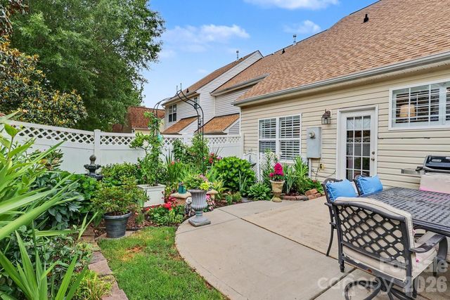 11184 Saintsbury Place, Charlotte, NC 28270