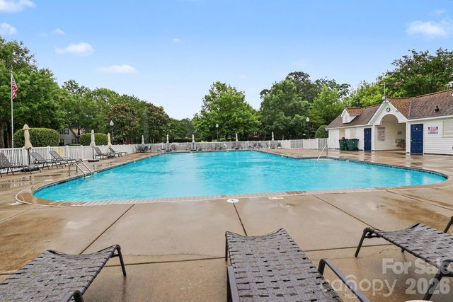 11184 Saintsbury Place, Charlotte, NC 28270