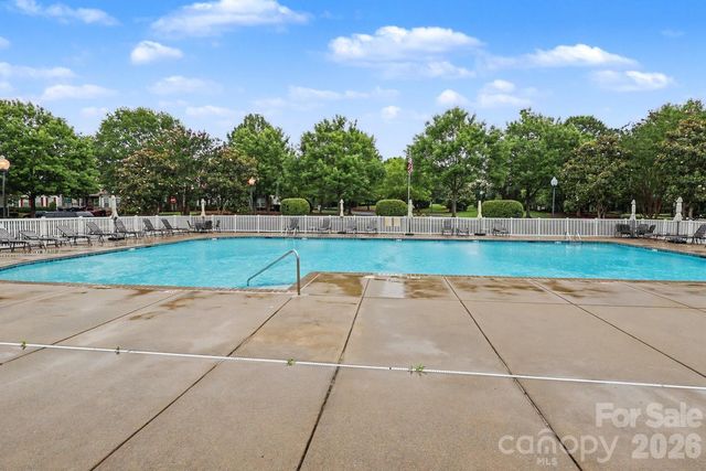 11184 Saintsbury Place, Charlotte, NC 28270