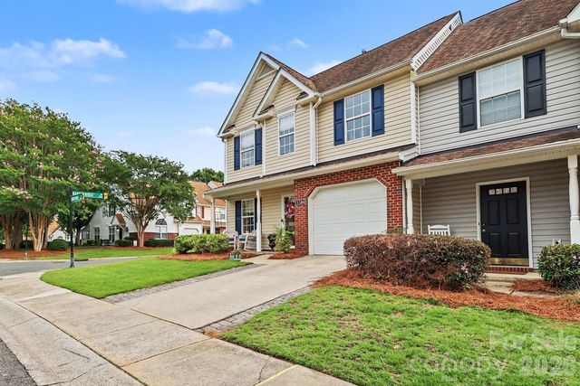 11184 Saintsbury Place, Charlotte, NC 28270