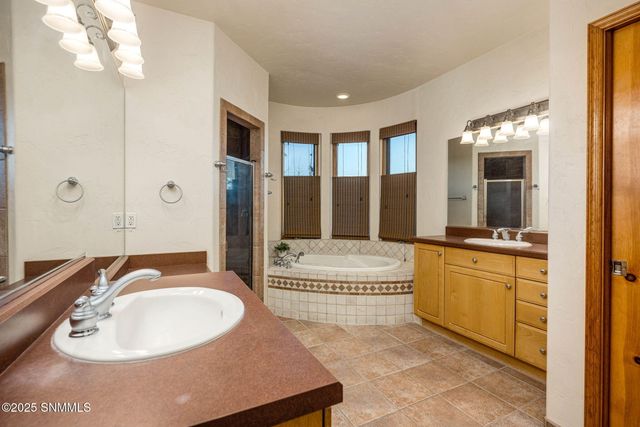 5150 Hunters Chase Road, Las Cruces, NM 88011
