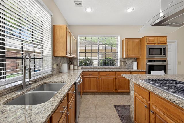 14 Treestar Place, The Woodlands, TX 77381