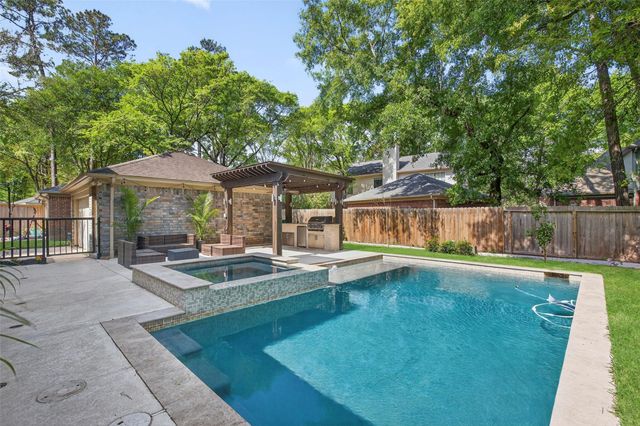 14 Treestar Place, The Woodlands, TX 77381