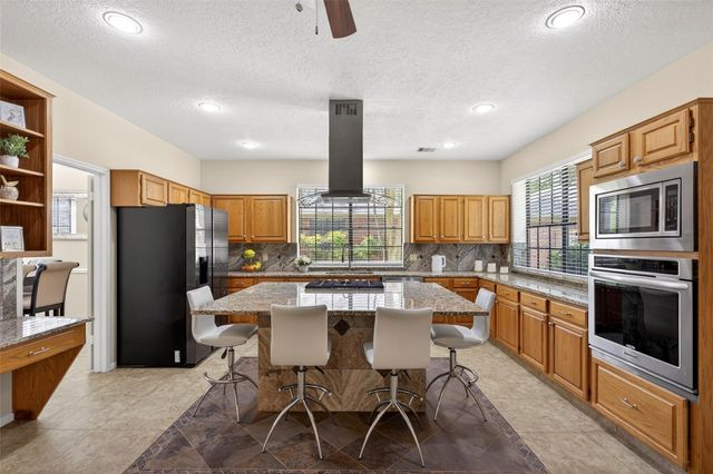 14 Treestar Place, The Woodlands, TX 77381