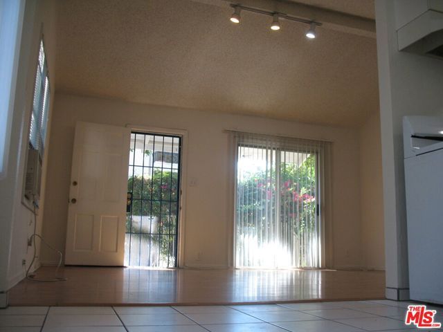 726 Westmount Drive, West Hollywood, CA 90069