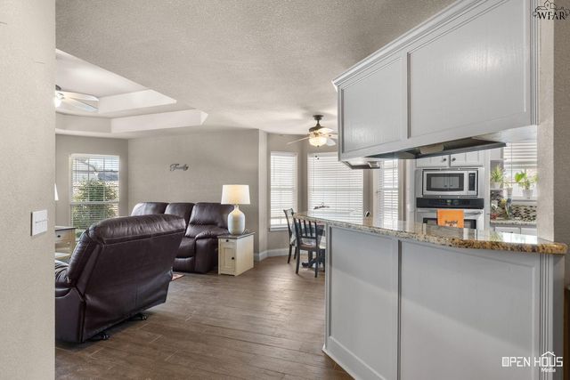 3012 WHITEHALL LANE, Wichita Falls, TX 76309