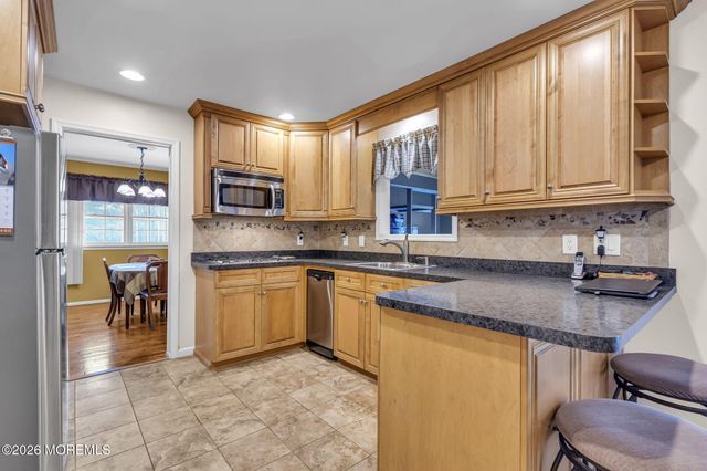 307 Clearstream Road, Jackson, NJ 08527
