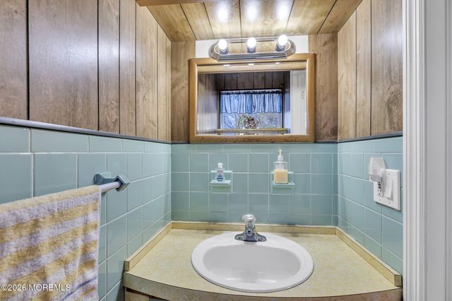 307 Clearstream Road, Jackson, NJ 08527