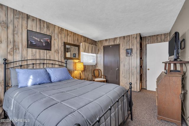 307 Clearstream Road, Jackson, NJ 08527