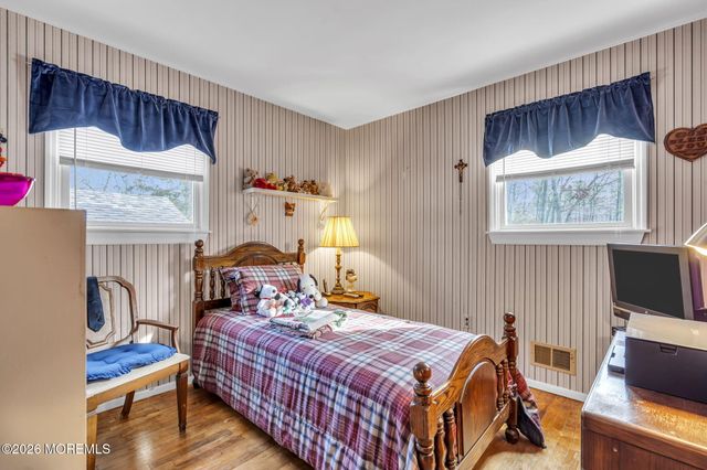 307 Clearstream Road, Jackson, NJ 08527