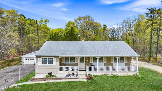 307 Clearstream Road, Jackson, NJ 08527