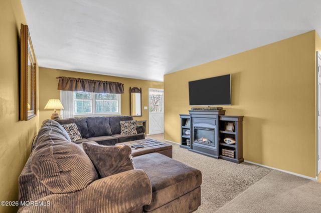 307 Clearstream Road, Jackson, NJ 08527