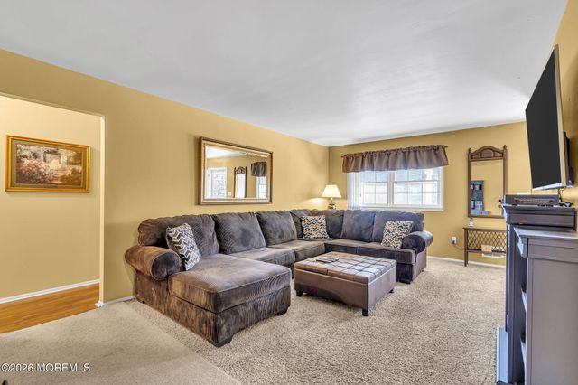 307 Clearstream Road, Jackson, NJ 08527