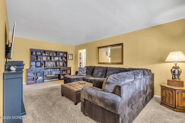 307 Clearstream Road, Jackson, NJ 08527