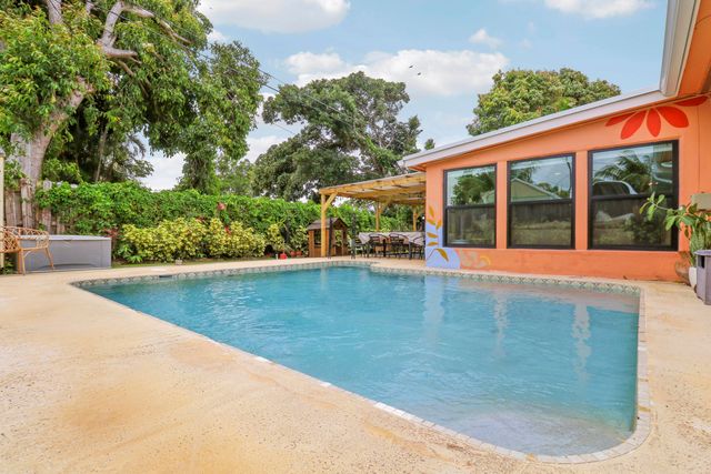 1441 Hillcrest Drive, Lake Worth Beach, FL 33461