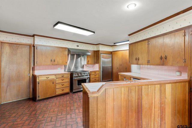 101 Bluebird St, Mount Pleasant, TX 75455