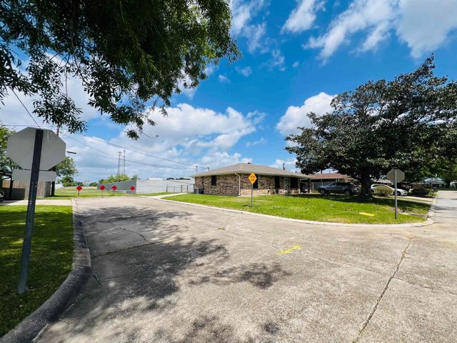 130 Kellie Dr, Houma, LA 70360