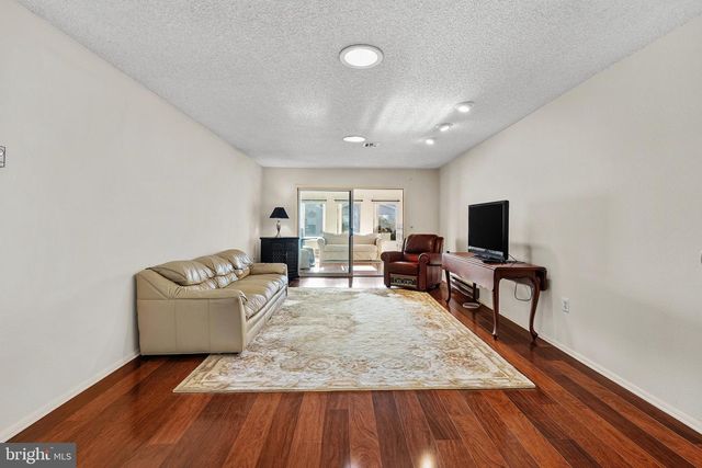 801-B POMPTON RD, Monroe Township, NJ 08831