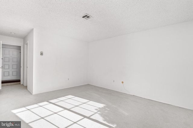 801-B POMPTON RD, Monroe Township, NJ 08831