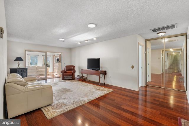 801-B POMPTON RD, Monroe Township, NJ 08831