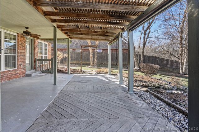 604 S 71st Street, Broken Arrow, OK 74014