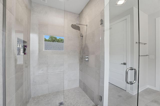 1015 Lale Point, Delaware, OH 43015