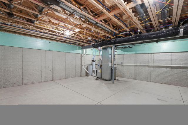 1015 Lale Point, Delaware, OH 43015