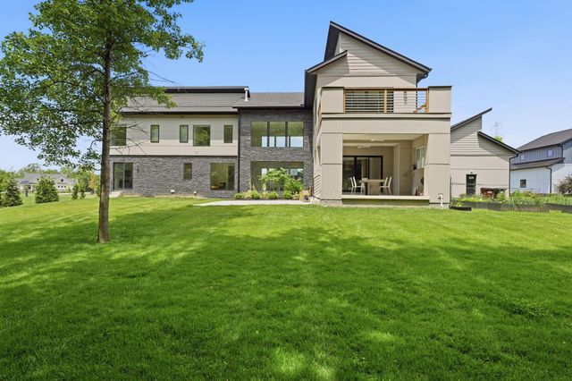 1015 Lale Point, Delaware, OH 43015