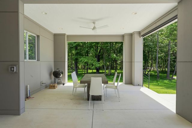 1015 Lale Point, Delaware, OH 43015