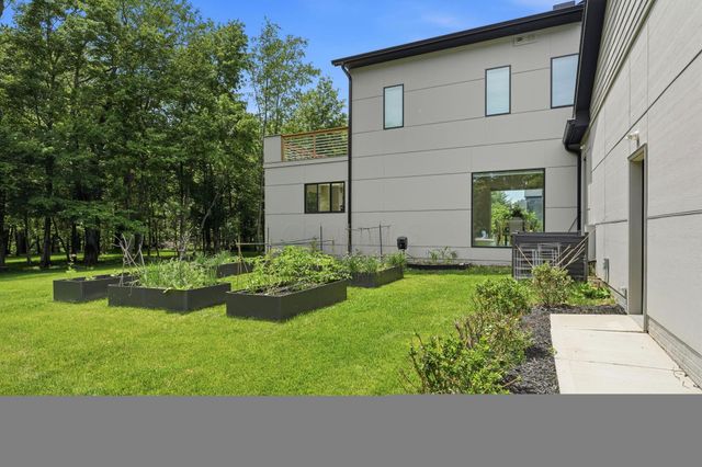 1015 Lale Point, Delaware, OH 43015