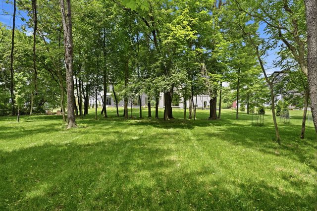 1015 Lale Point, Delaware, OH 43015