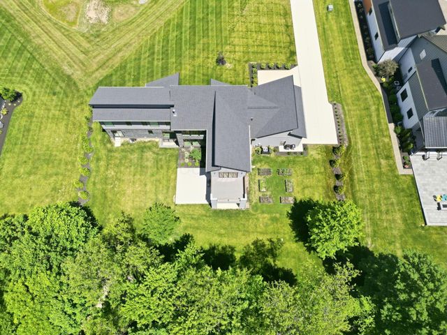 1015 Lale Point, Delaware, OH 43015