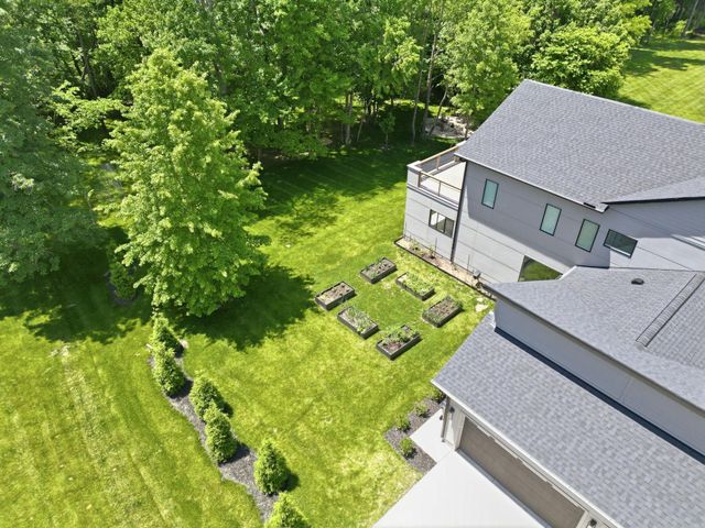 1015 Lale Point, Delaware, OH 43015