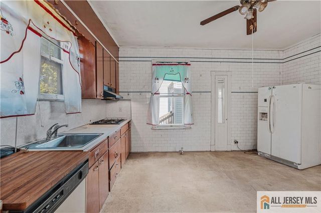 216 Handy Street, New Brunswick, NJ 08901