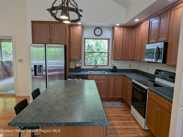 513 S Mountain Road, Gardiner, NY 12525