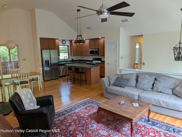 513 S Mountain Road, Gardiner, NY 12525