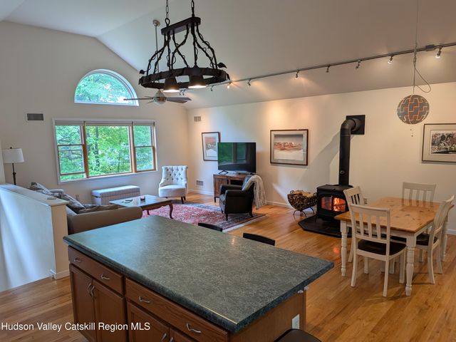 513 S Mountain Road, Gardiner, NY 12525