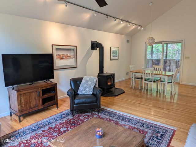 513 S Mountain Road, Gardiner, NY 12525