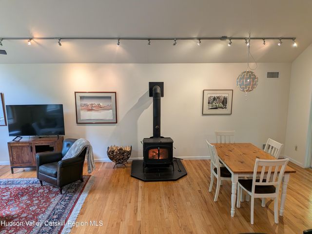 513 S Mountain Road, Gardiner, NY 12525