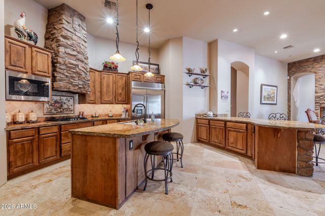650 N BULLMOOSE Drive, Chandler, AZ 85224