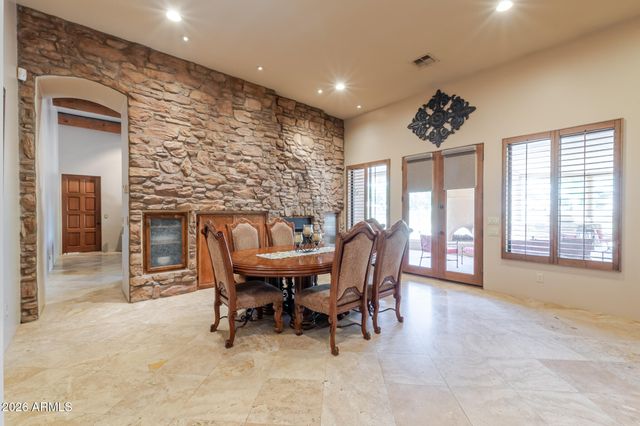 650 N BULLMOOSE Drive, Chandler, AZ 85224